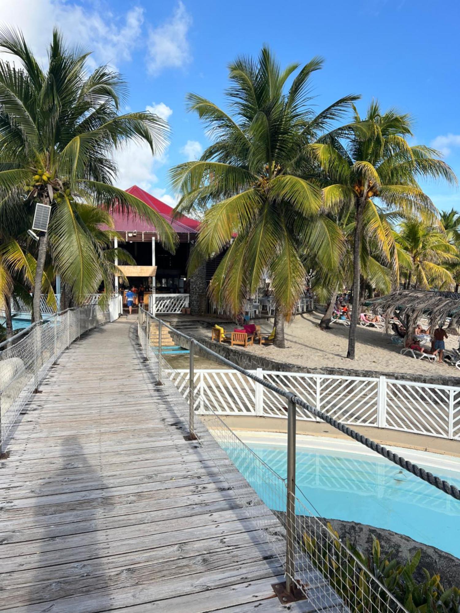 Studio Bord De Mer Avec Piscine - Le Manganao, Saint-Francois Esterno foto